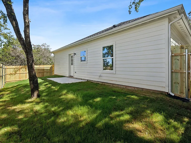 5726 Barkridge Dr — Photo 28