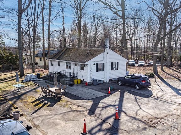 3rd image of 9 Major Rd