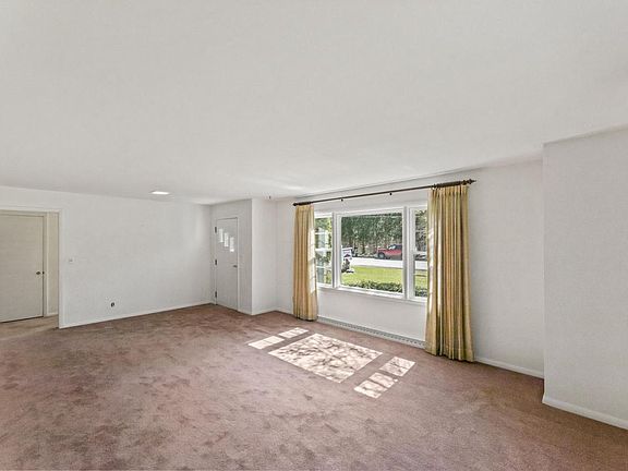 5th image of N68W29376 Hartling ROAD