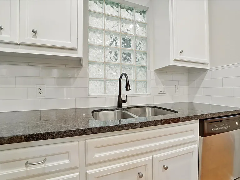 650 Westcross St #44 — Photo 23