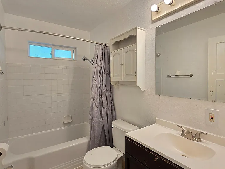 102 Laurel St — Photo 11