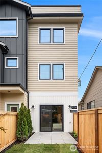 5028 35th Avenue NE #B, Seattle, WA, 98105