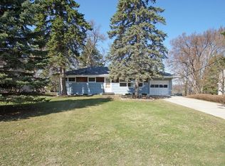 210 Hanley Rd, Golden Valley, MN 55426