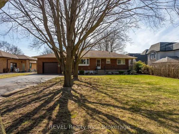 6398 Mountain Rd, Niagara Falls, ON L2J 0B3