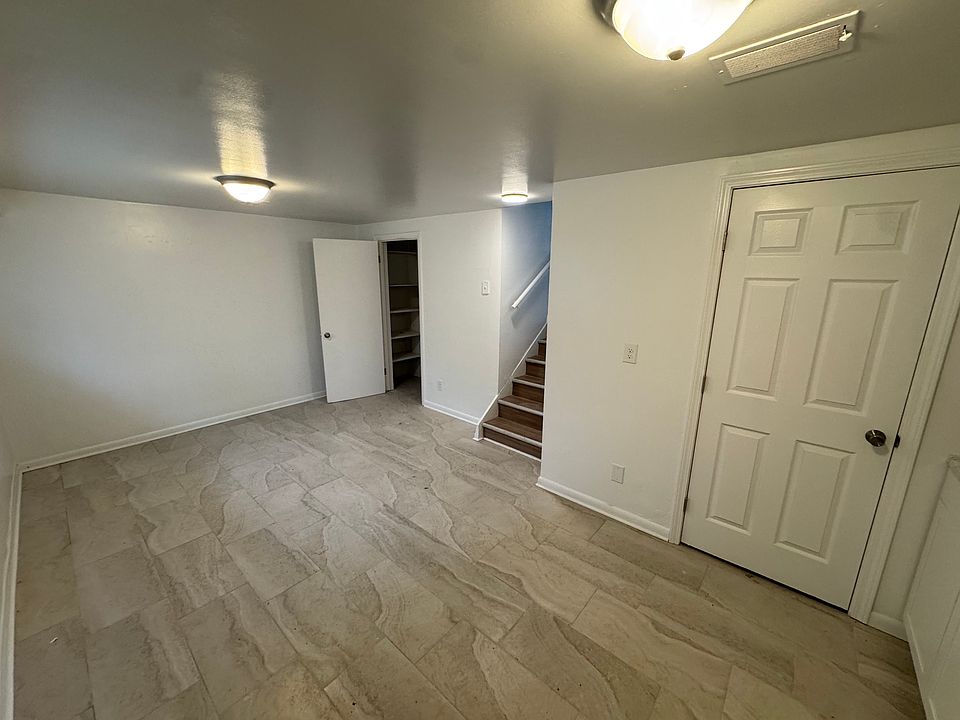 1st image of 2408 Westwood Dr APT B