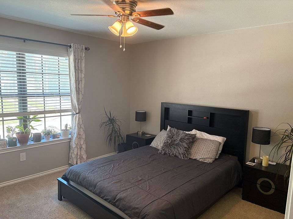1st image of 123 Linderhof Cir