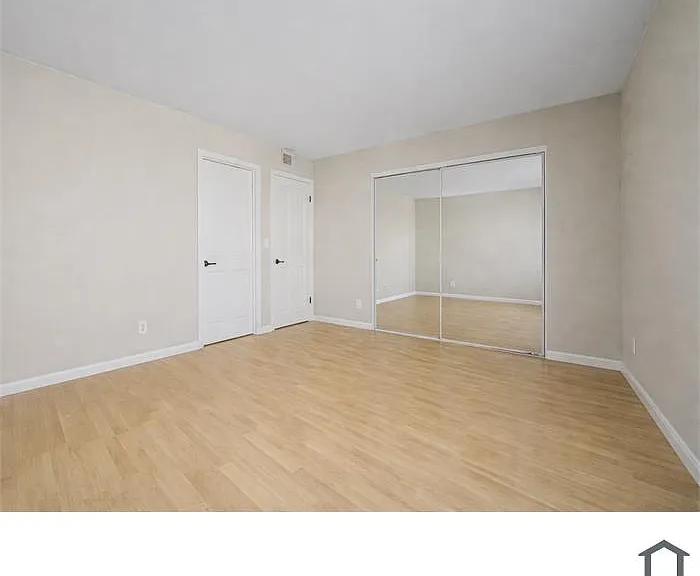 1118 E Utopia Rd — Photo 6