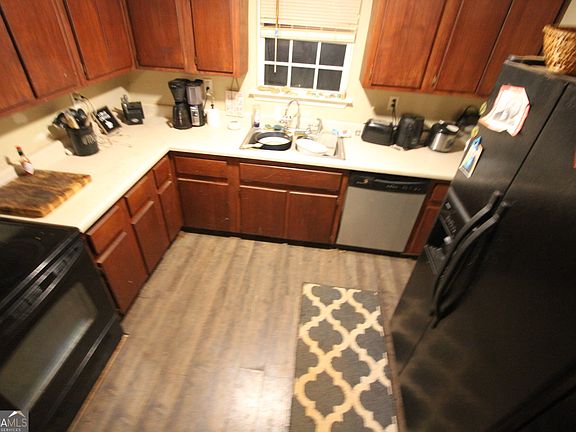 5th image of 409 Reids Mill Way