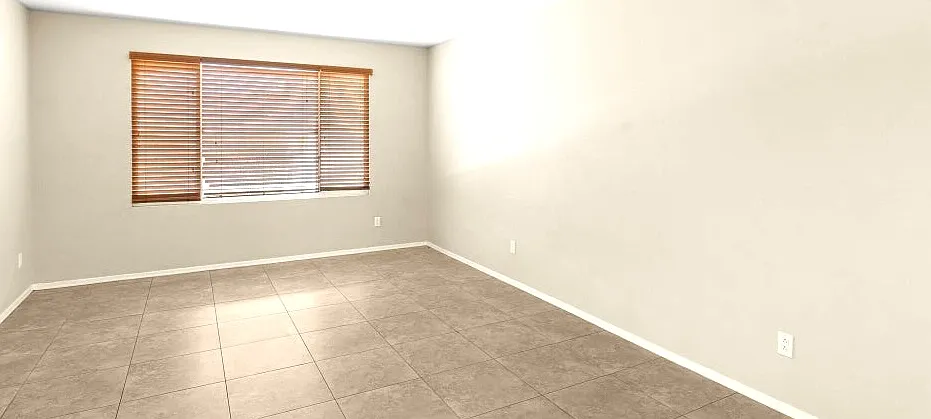 4 bed, 1925 sqft, $2,599 — Photo 3