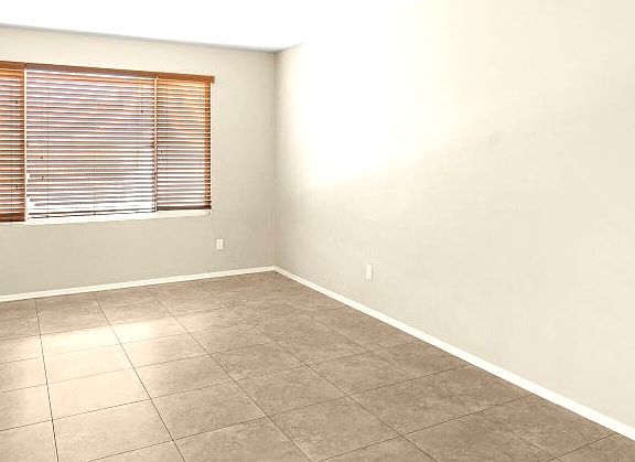 3rd image of 1702 E Gaylon Dr