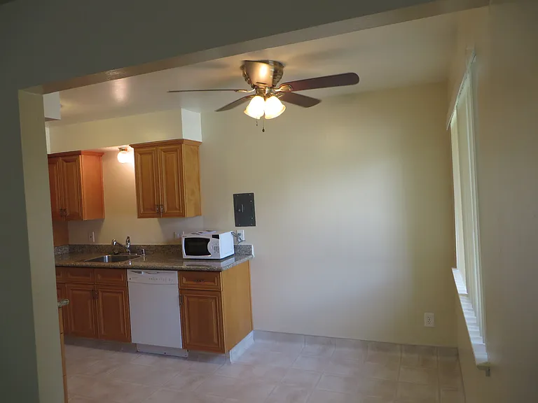 433 Vasquez Ct #4 — Photo 9