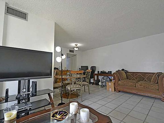 4th image of 2000 Biarritz Dr APT 405