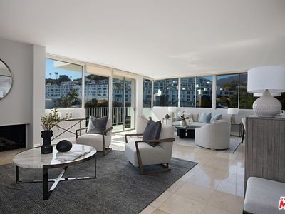 17368 W Sunset Blvd APT 402, Pacific Palisades, CA, 90272