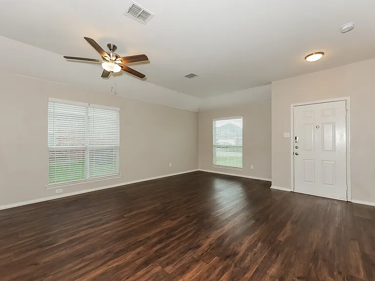 1016 Winding Creek Dr — Photo 4