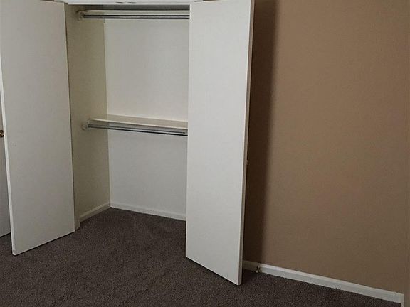 5th image of 6111 Queensboro Dr
