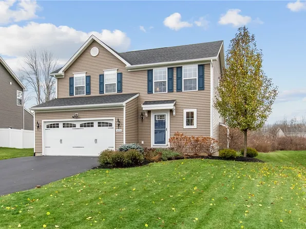 4434 Pace Ln, Clay, NY 13041
