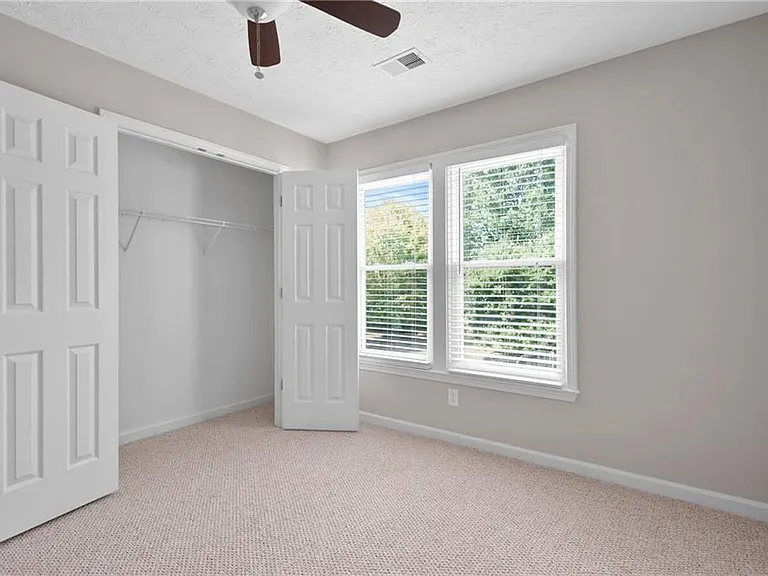 465 Mikasa Dr — Photo 4