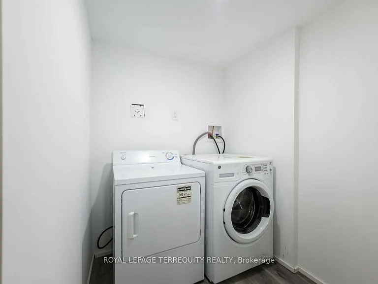 6950 Richmond Cres #MAIN FLOOR — Photo 22