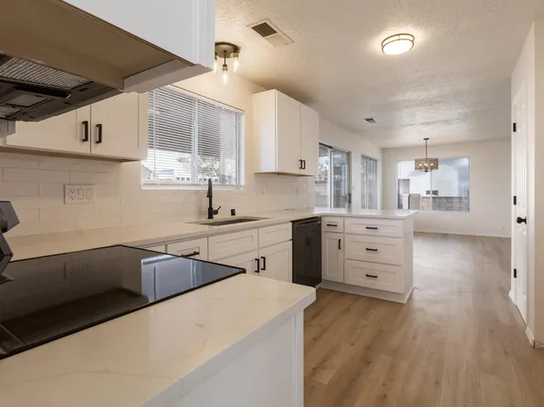 8021 Corte Del Viento NW, Albuquerque, NM 87120