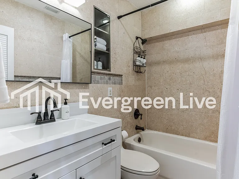 1428 NE 17th Ave — Photo 16