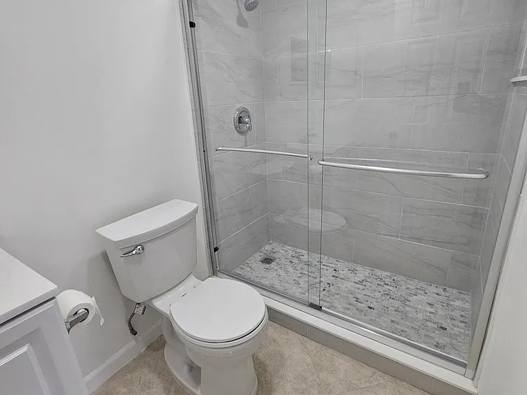 211 E Saxony Ln #211 — Photo 11