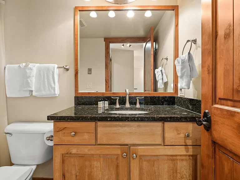 Bathroom | Sink | Toilet