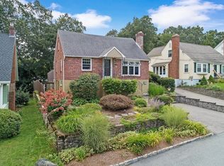 102 Thornton Rd, Waltham, MA 02453