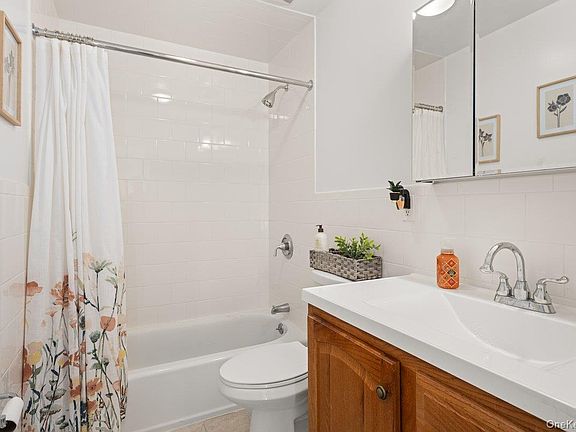 5th image of 19 W 13th Road