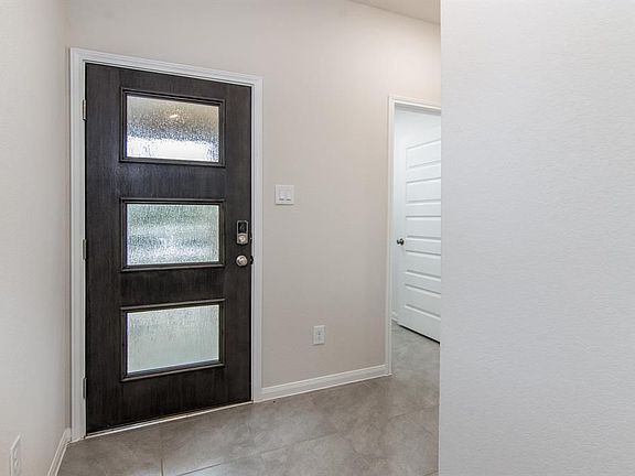 3rd image of 18516 Meadow Ct