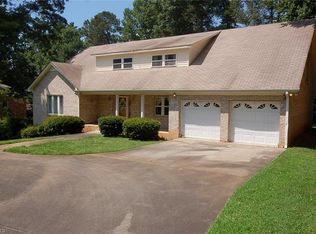 2631 Wallingford Rd, Winston Salem, NC 27101