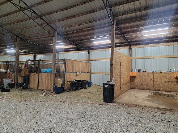 5th image of 301 Laster Holman Rd