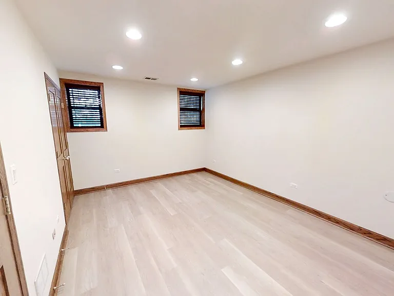 3761 N Lakewood Ave #1F — Photo 10