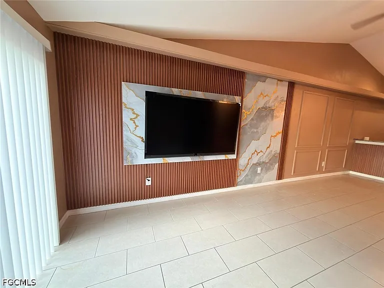 4126 Skyline Blvd — Photo 10
