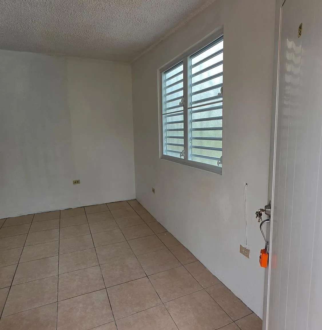 2 bed, 1.0 bath, 550 sqft, $1,000 — Photo 3