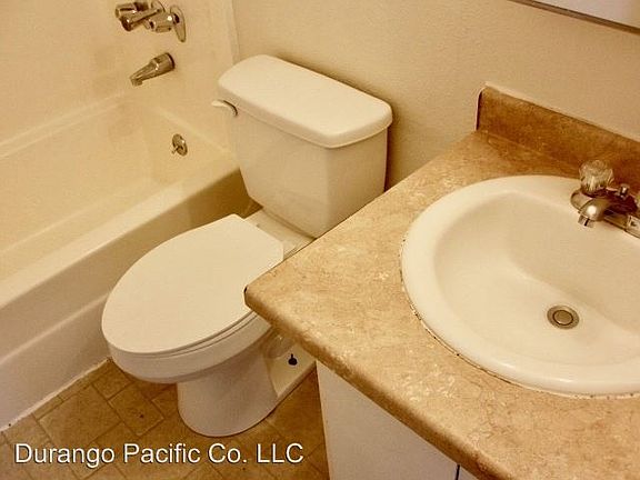 5th image of 1435 SE Oak St APT 17