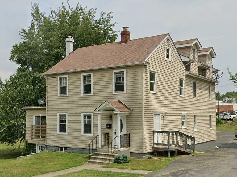 11 Park Ave — Photo 1