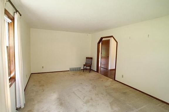 4th image of 503 N Forest Dr