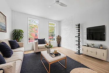 320 Tompkins Avenue, #2