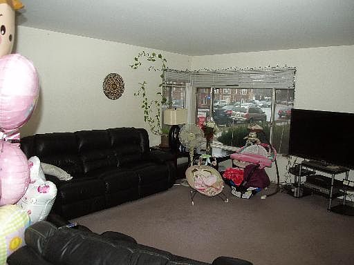 5th image of 8950 Skokie Blvd