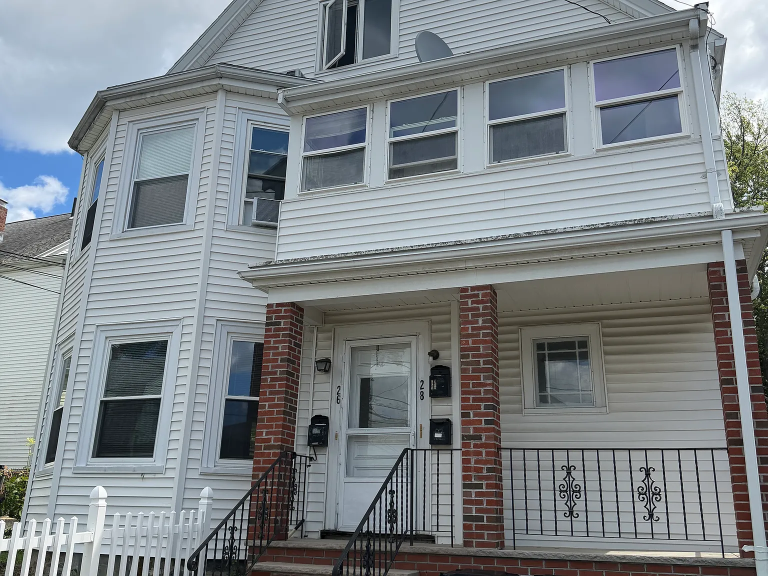 2 bed, 1032 sqft, $3,300 — Photo 1