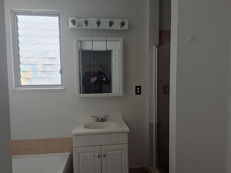 1323 N Olive Dr — Photo 59