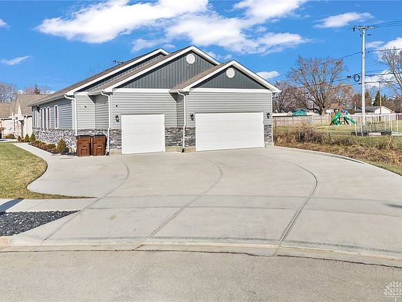3rd image of 130 Allison Ct