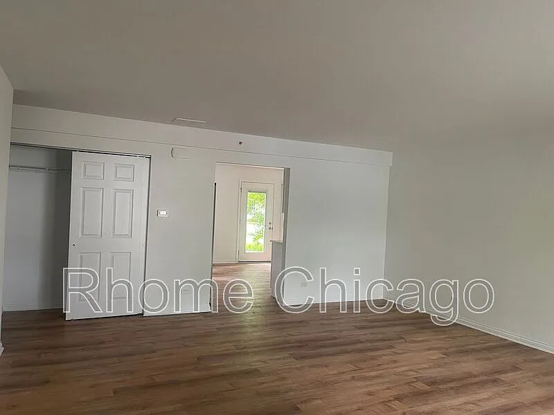 4 bed, 2.0 bath, 1600 sqft, $3,100 — Photo 3