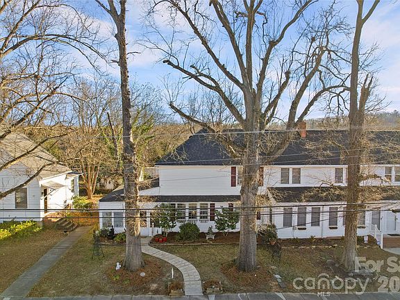4th image of 35 Boyden St