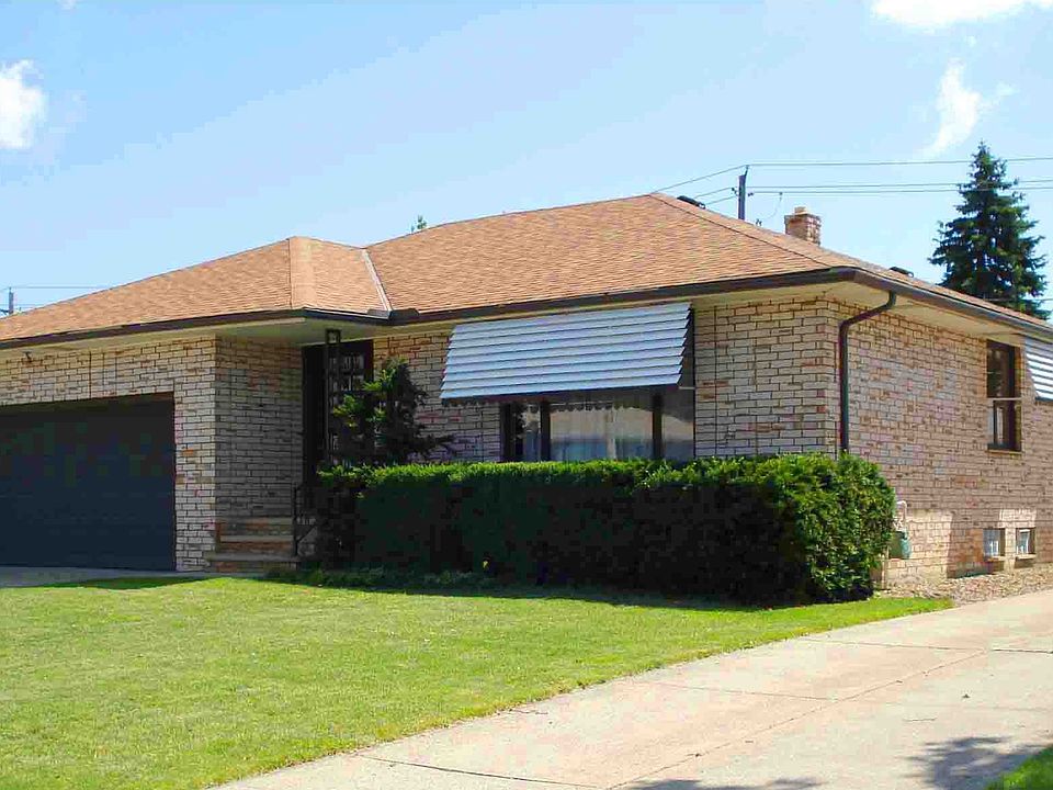 4717 Brook Lane, Brooklyn, Ohio