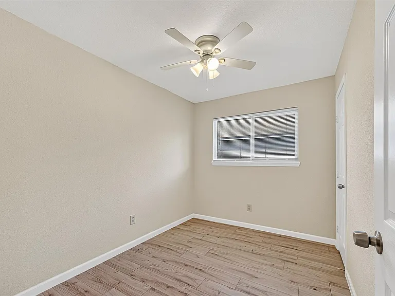 13822 Northlake Dr — Photo 8