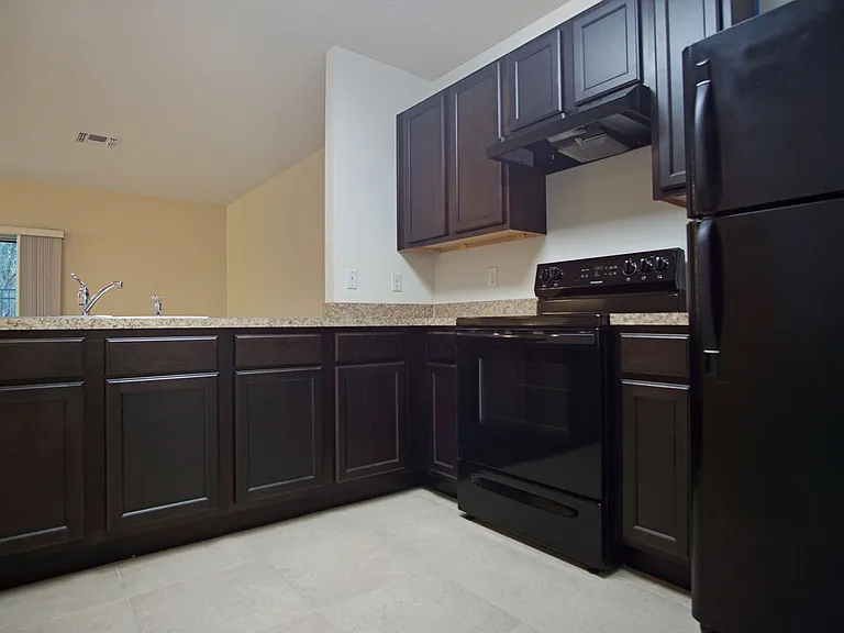 467 Arbor Lakes Dr — Photo 4