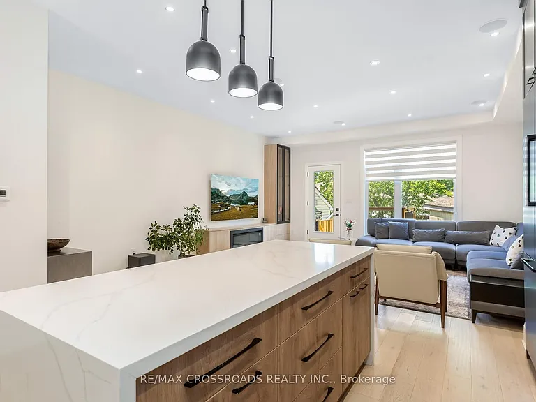 10 Hamstead Ave — Photo 11
