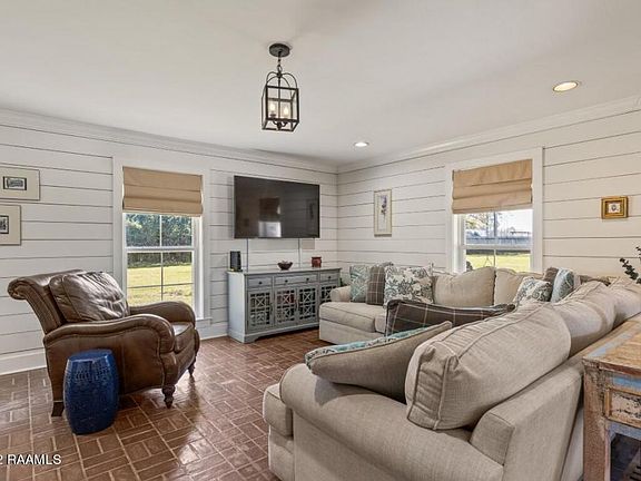 5th image of 125 Amapola Ln