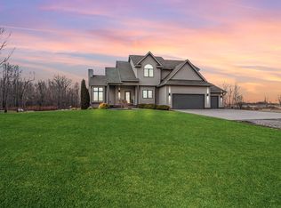 1733 Nicholson Rd, Fowlerville, MI 48836